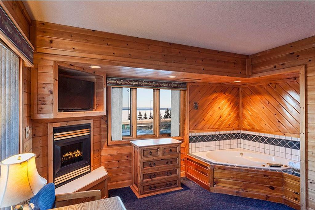Voyageur Lakewalk Inn Duluth Bagian luar foto