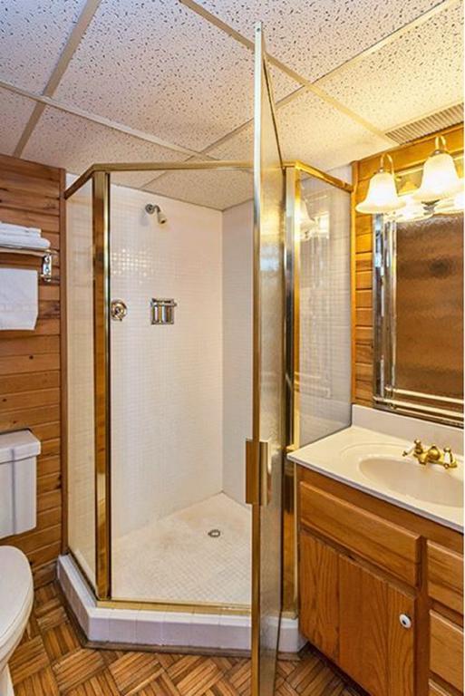 Voyageur Lakewalk Inn Duluth Bagian luar foto